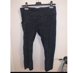 Lululemon 3/4 length leggings (black camo)